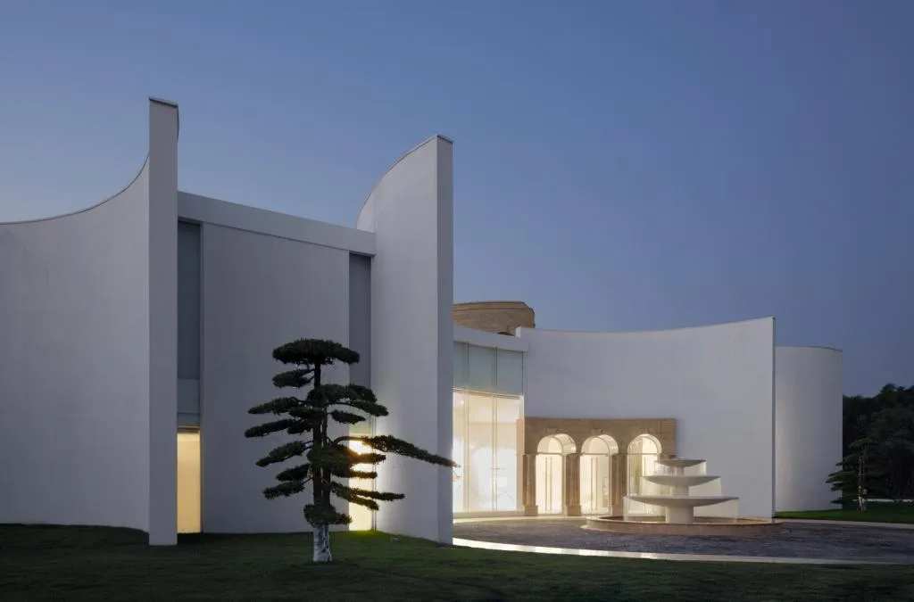 BIM Architecture | Avenue Non Form - Architecture Without Style Constraints/AOE Construction Team's Architectural Practice Path