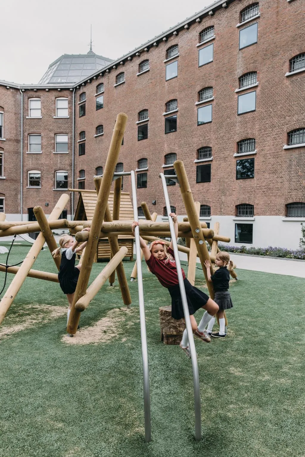 BIM architecture | School converted from prison/Atelier PRO architects