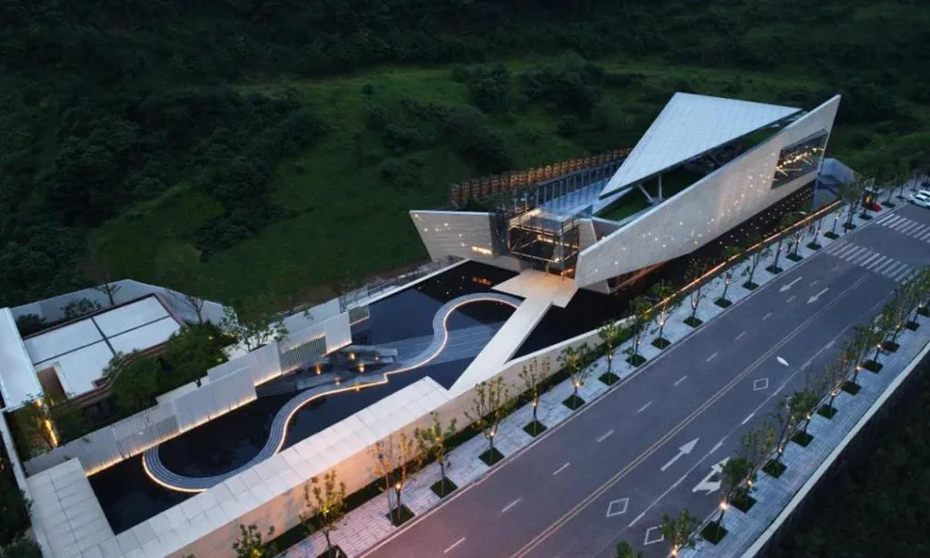 BIM Architecture | Avenue Non Form - Architecture Without Style Constraints/AOE Construction Team's Architectural Practice Path