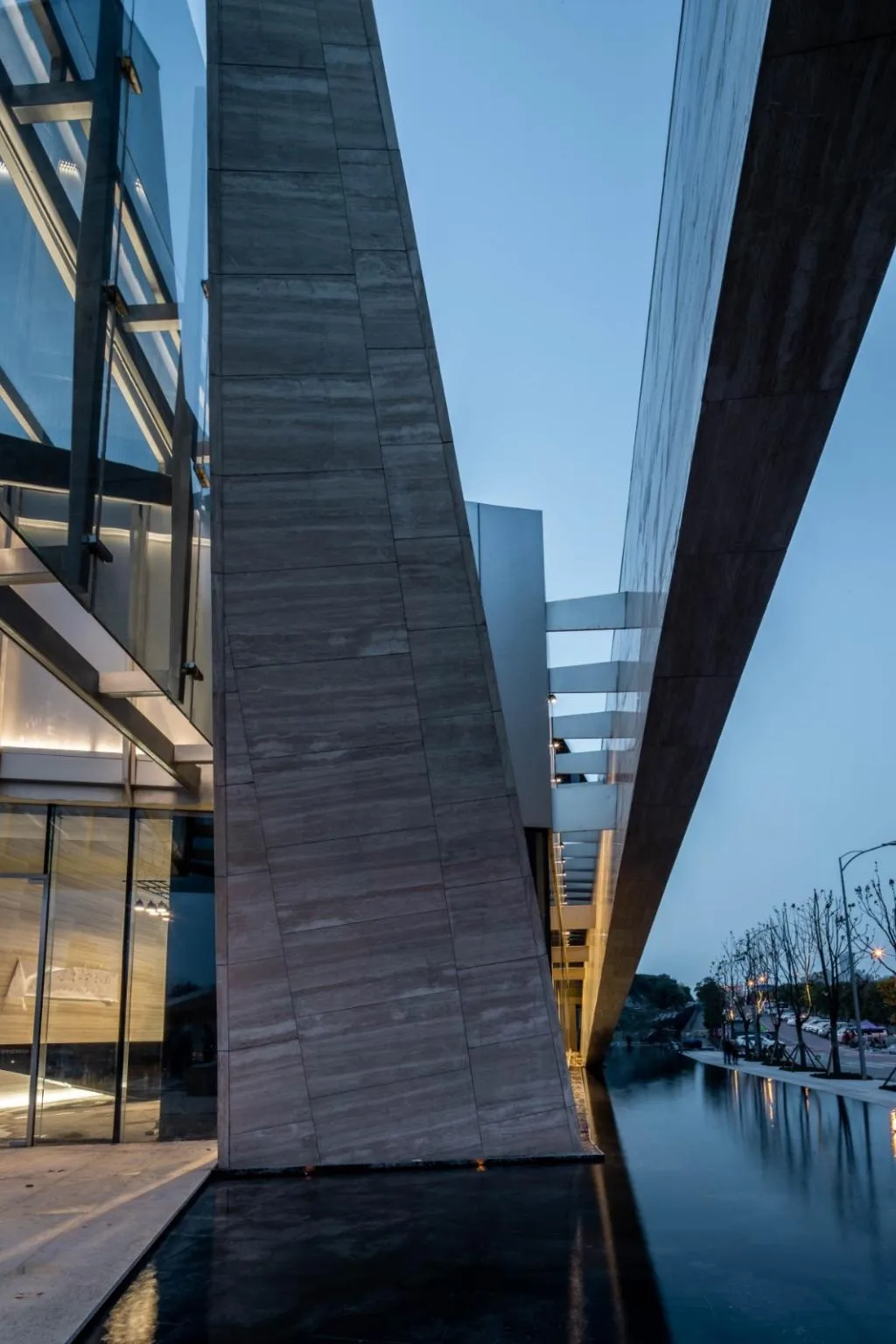 BIM Architecture | Avenue Non Form - Architecture Without Style Constraints/AOE Construction Team's Architectural Practice Path