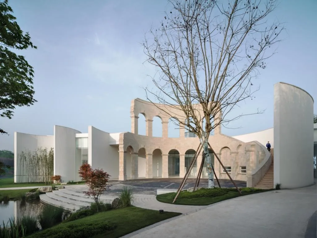 BIM Architecture | Avenue Non Form - Architecture Without Style Constraints/AOE Construction Team's Architectural Practice Path