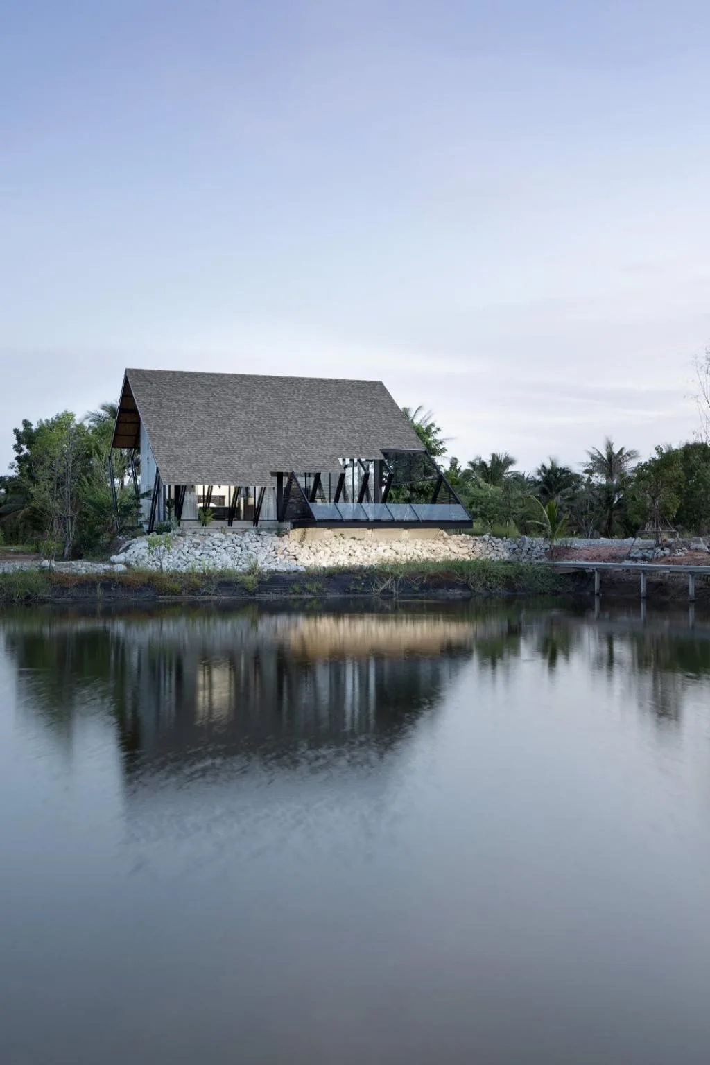 BIM Architecture | Triangle House, Backyard Private Residence/TOUCH Architect