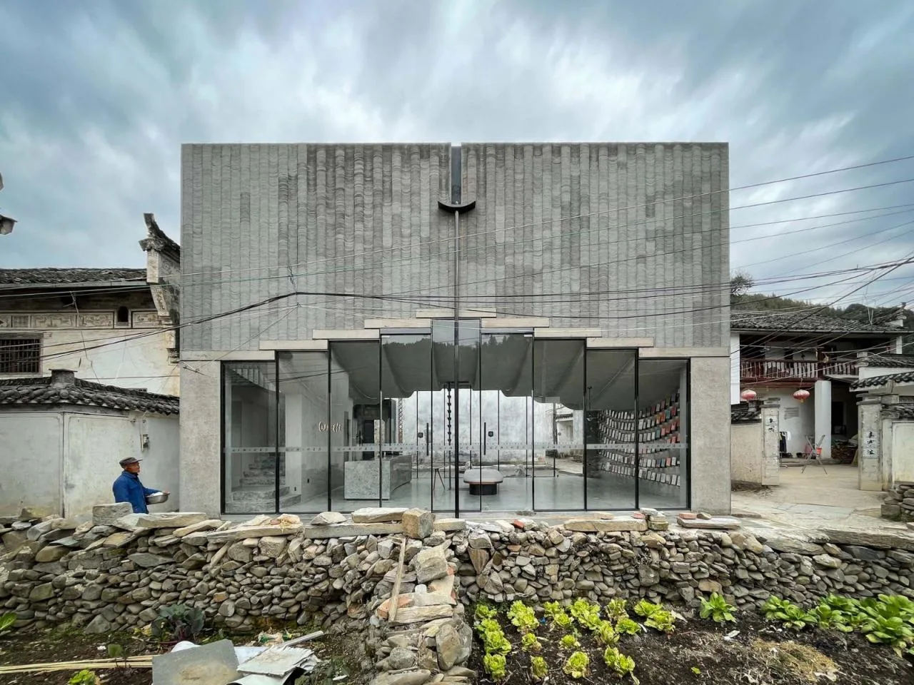 BIM Architecture | Bridge Gallery: Mount Huangshan Taoyuan Store of Shanghai Sanlian Bookstore/Lai Architectural Design Studio