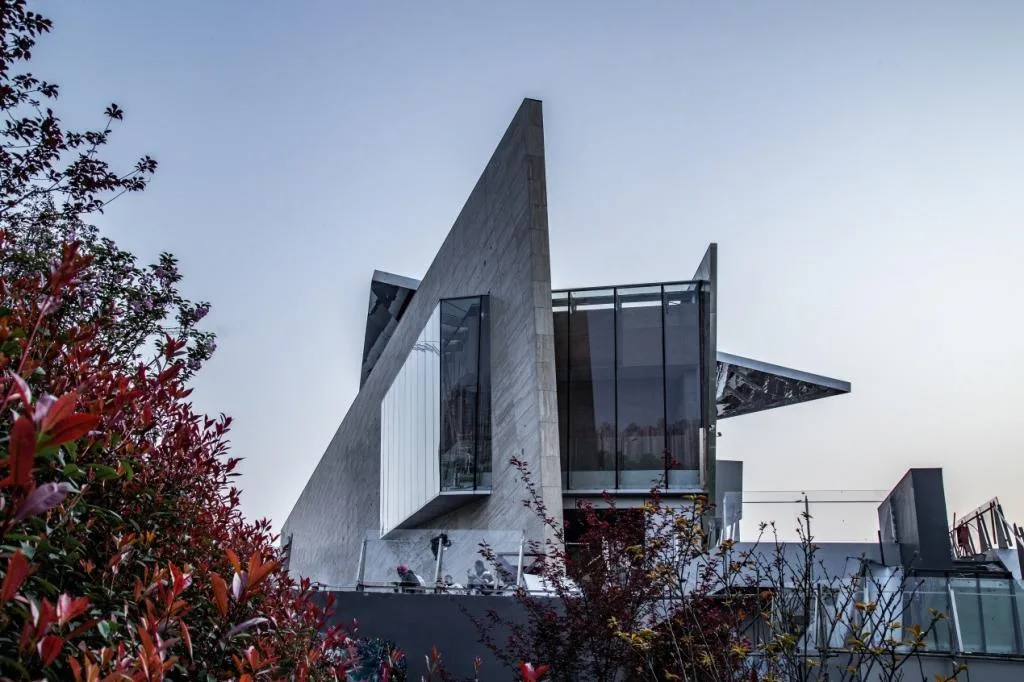 BIM Architecture | Avenue Non Form - Architecture Without Style Constraints/AOE Construction Team's Architectural Practice Path