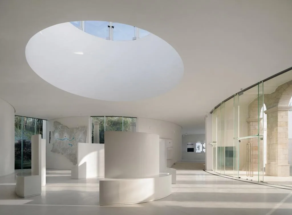 BIM Architecture | Avenue Non Form - Architecture Without Style Constraints/AOE Construction Team's Architectural Practice Path