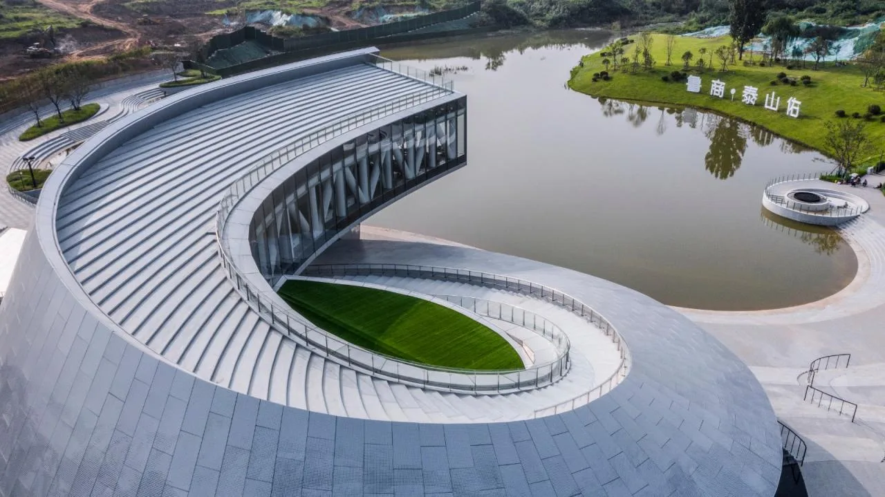 BIM Building | Window overlooking Mount Taishan Mountain: Mount Taishan Youyou Tourist Center | line+WORK