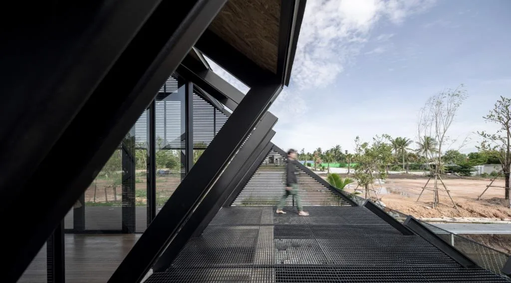 BIM Architecture | Triangle House, Backyard Private Residence/TOUCH Architect