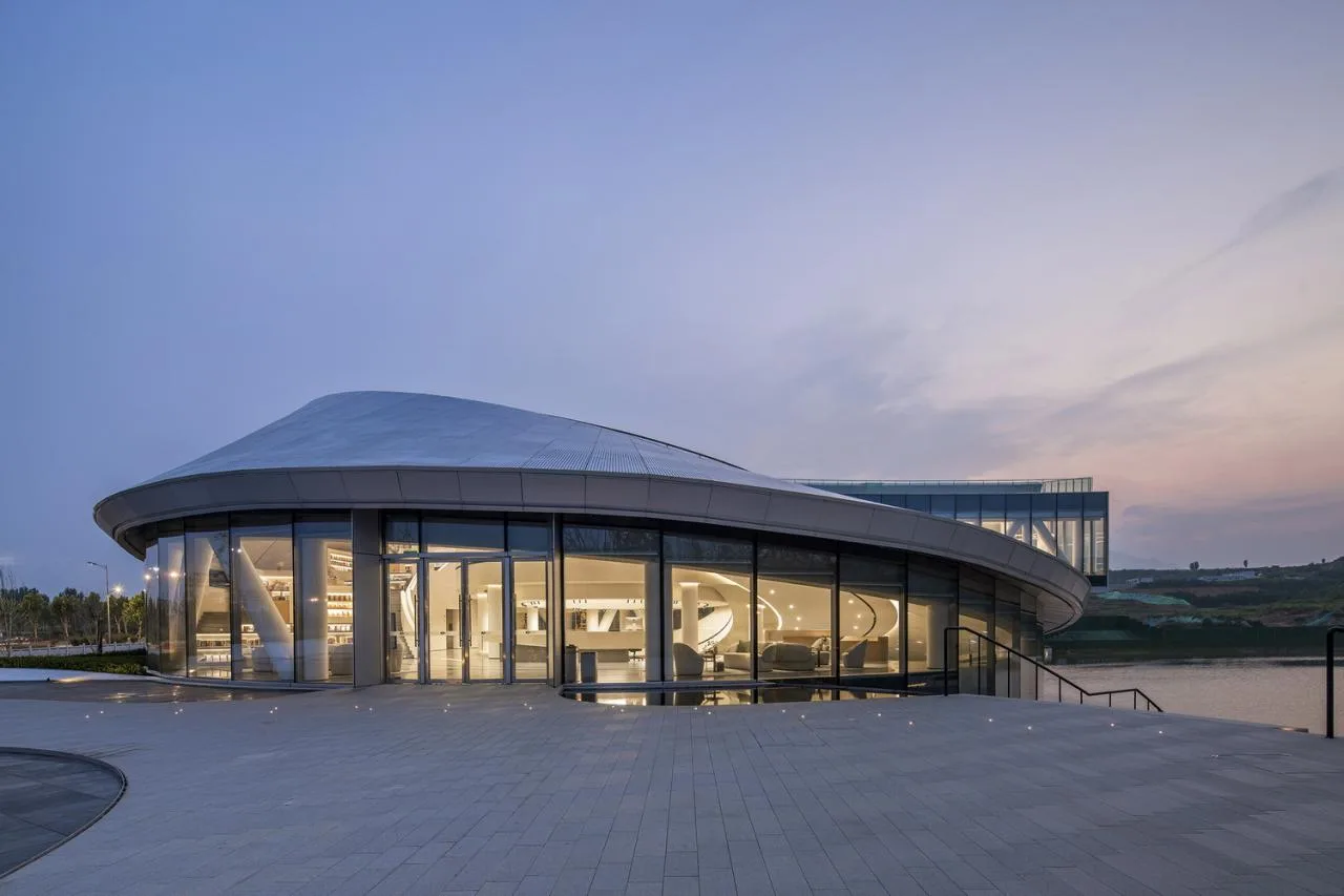 BIM Building | Window overlooking Mount Taishan Mountain: Mount Taishan Youyou Tourist Center | line+WORK