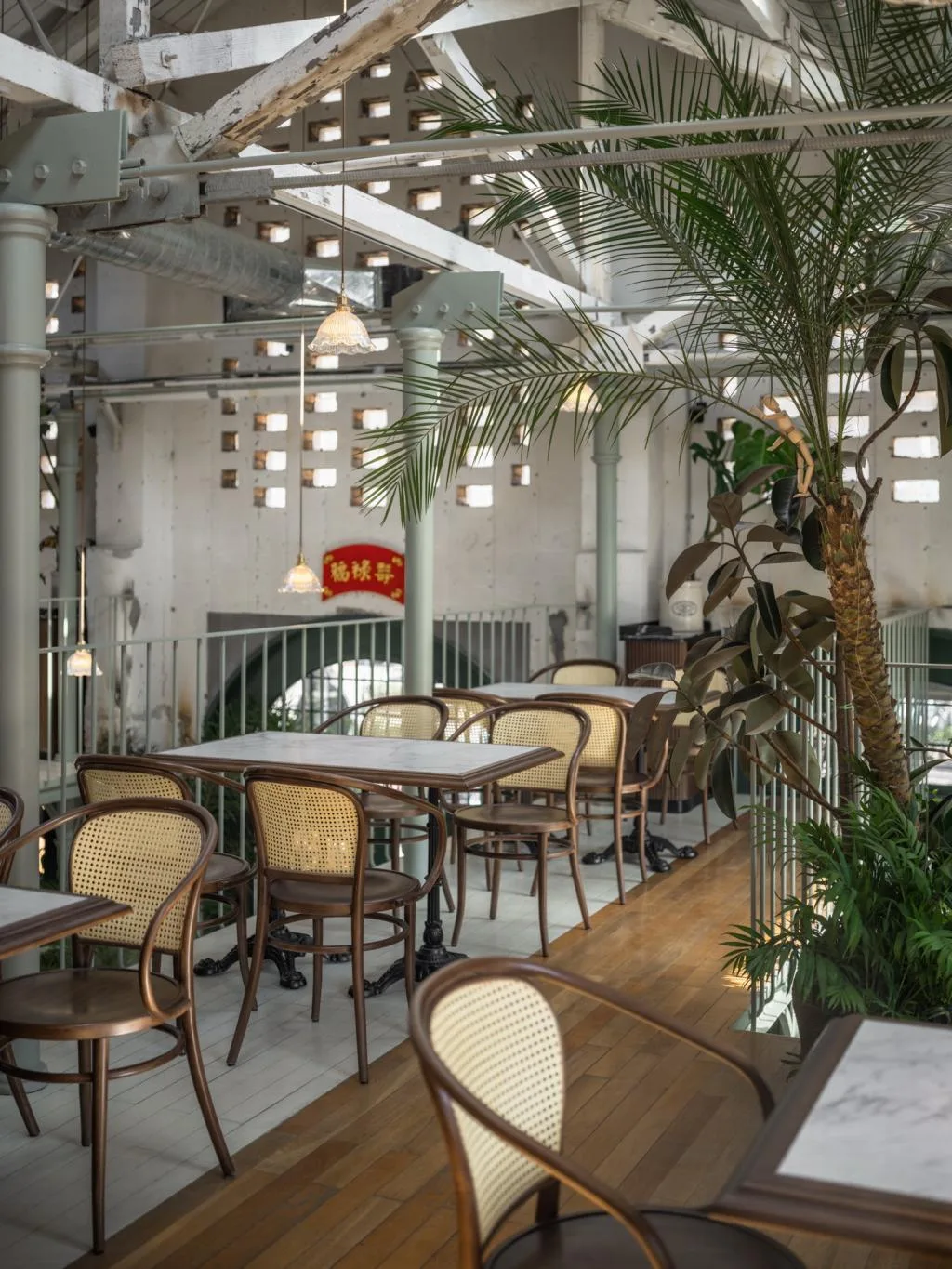 How can industrial buildings be transformed into Thai style tea restaurants using BIM architecture? /San Li Society Triostudio