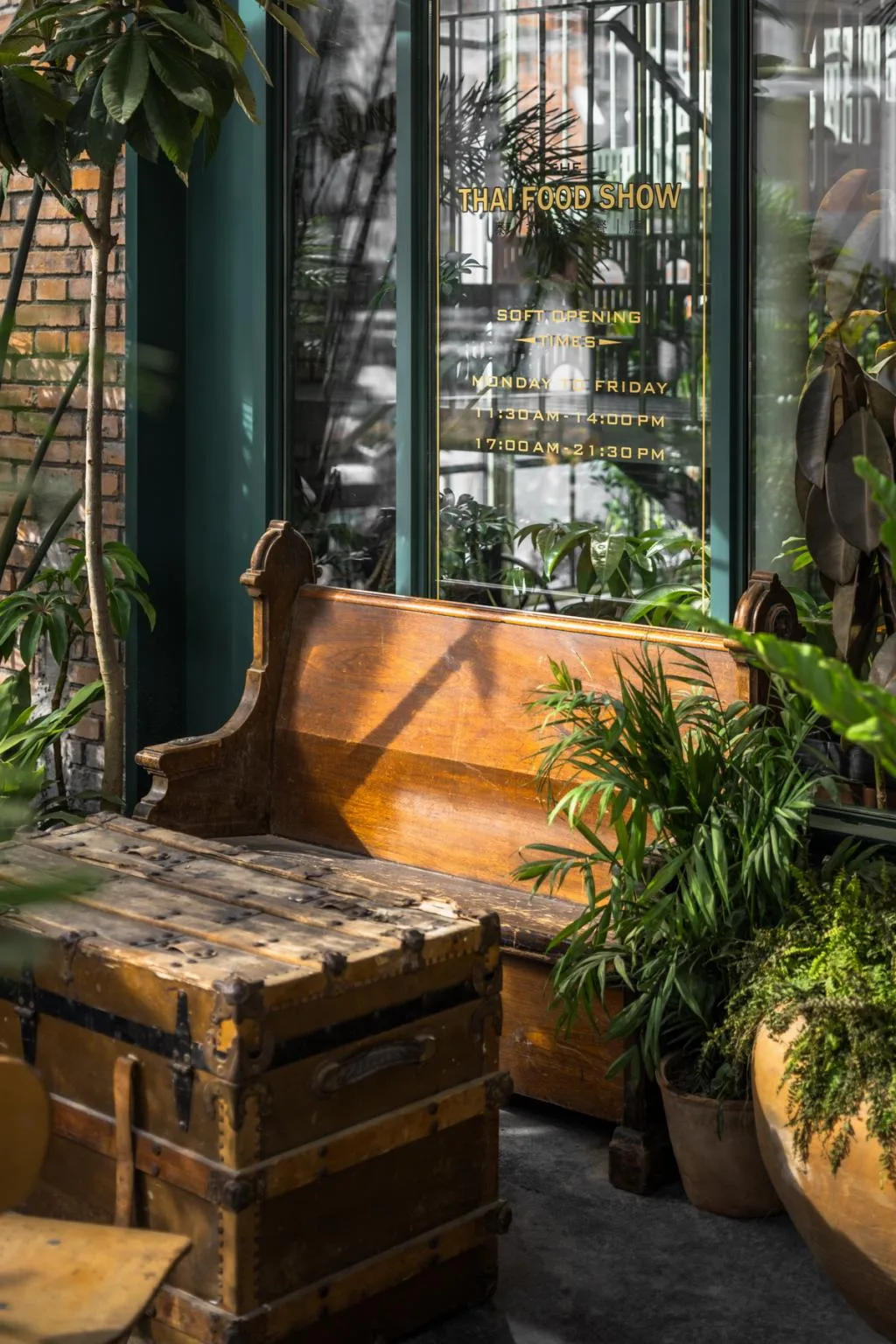 How can industrial buildings be transformed into Thai style tea restaurants using BIM architecture? /San Li Society Triostudio