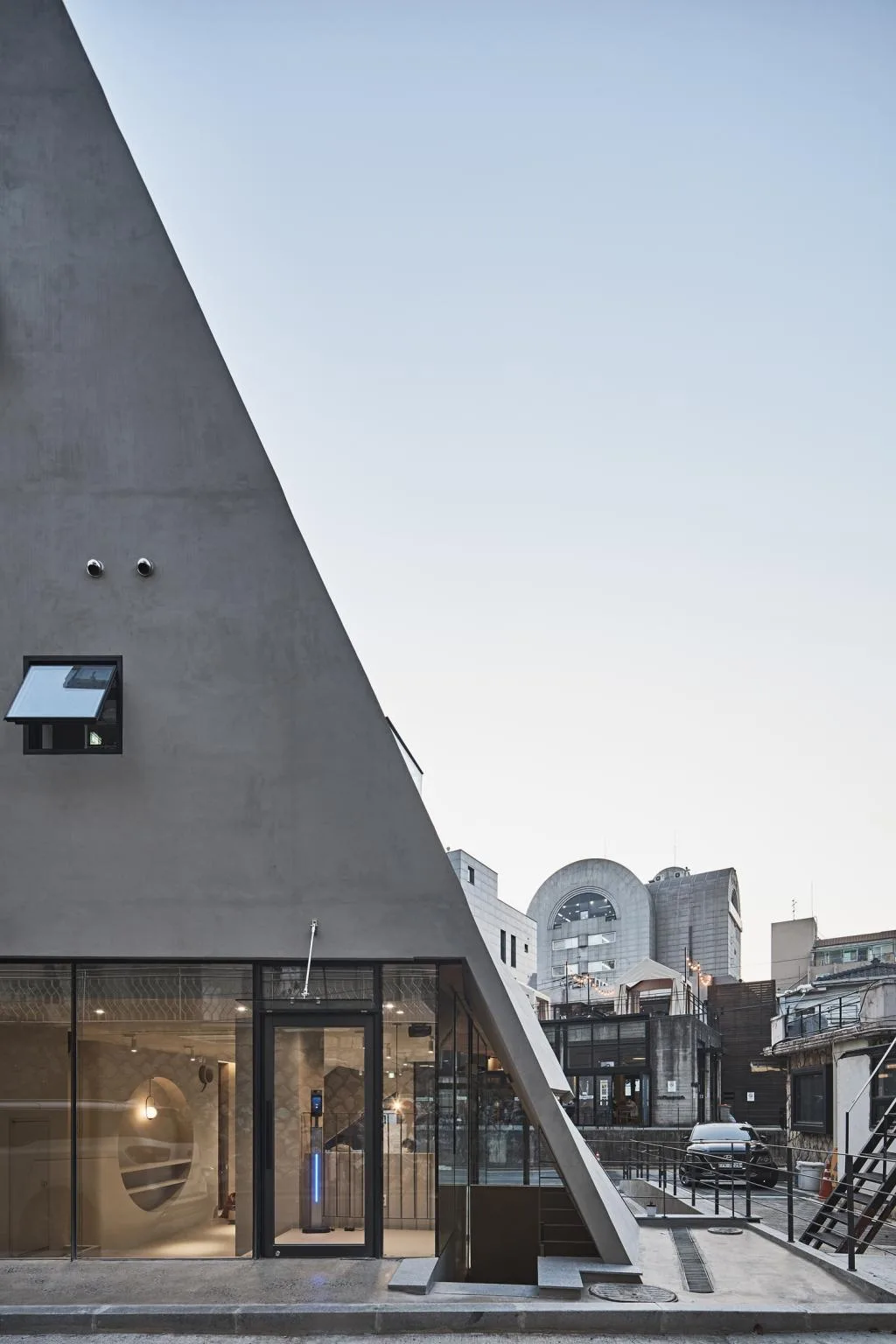 BIM Architecture | Diagonal Pyramid Concrete Building, Areuke Spa/Chiasmus Partners