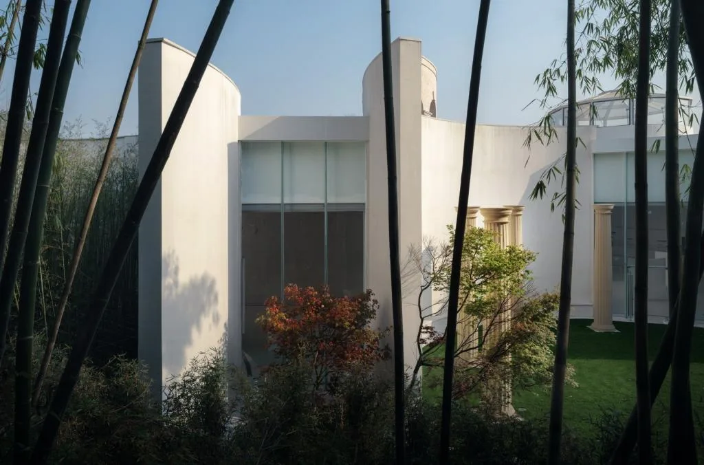BIM Architecture | Avenue Non Form - Architecture Without Style Constraints/AOE Construction Team's Architectural Practice Path