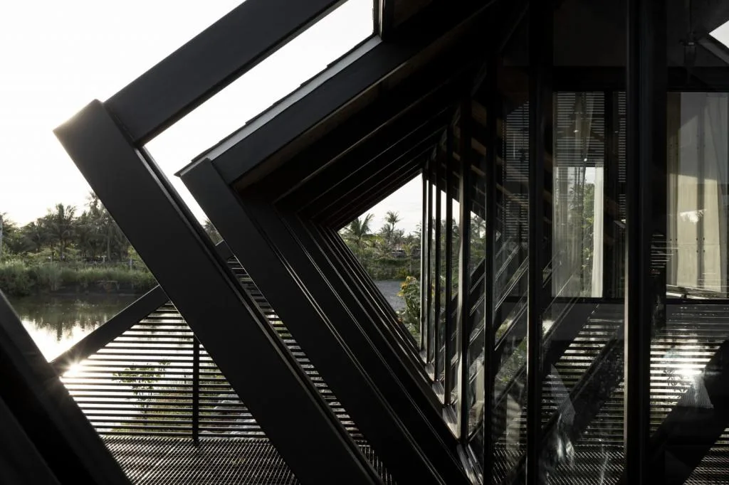BIM Architecture | Triangle House, Backyard Private Residence/TOUCH Architect