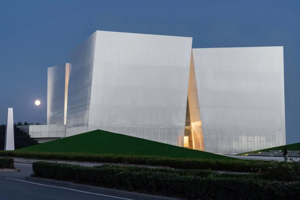 BIM Architecture | Avenue Non Form - Architecture Without Style Constraints/AOE Construction Team's Architectural Practice Path