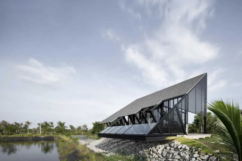 BIM Architecture | Triangle House, Backyard Private Residence/TOUCH Architect