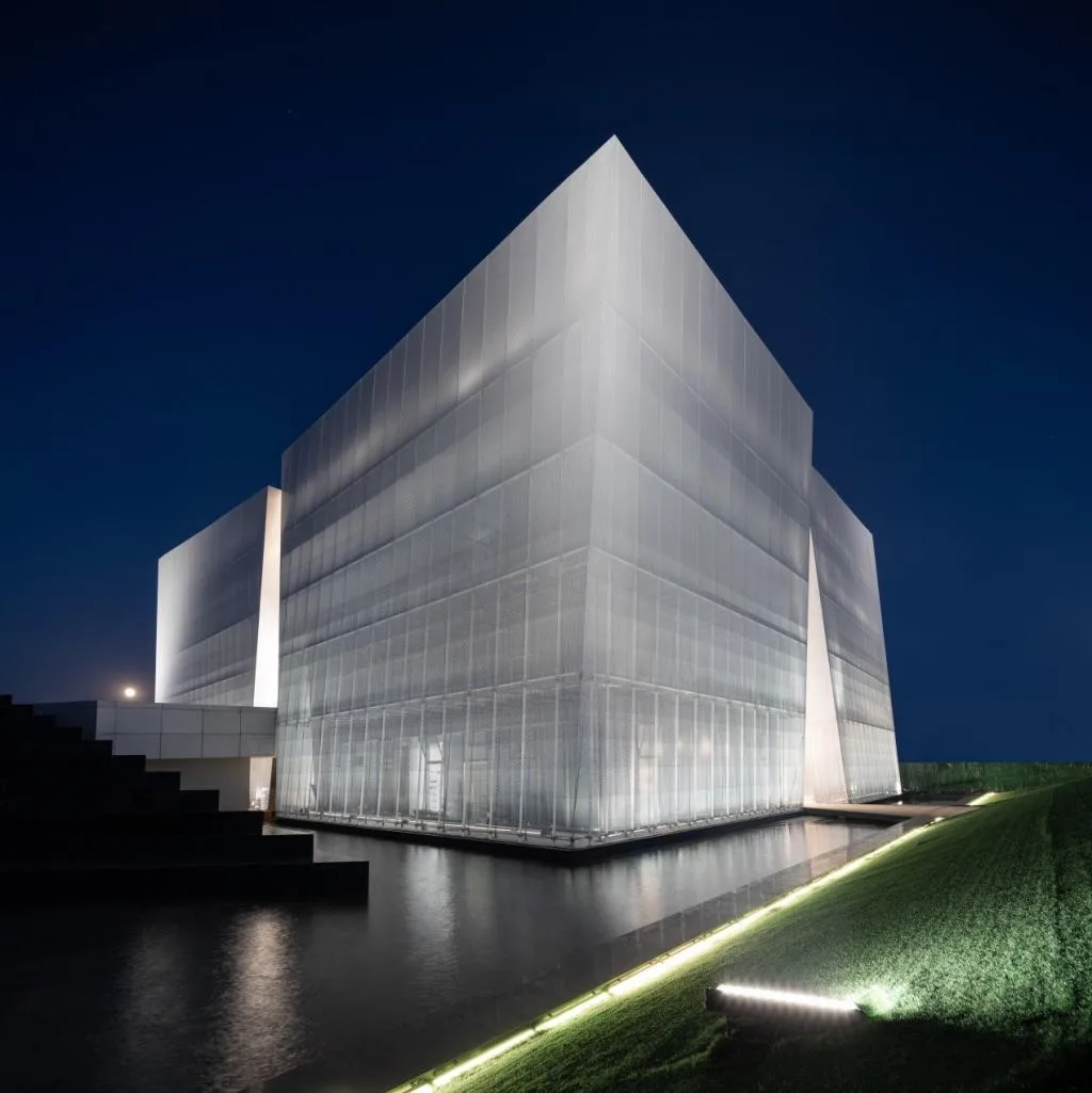 BIM Architecture | Avenue Non Form - Architecture Without Style Constraints/AOE Construction Team's Architectural Practice Path
