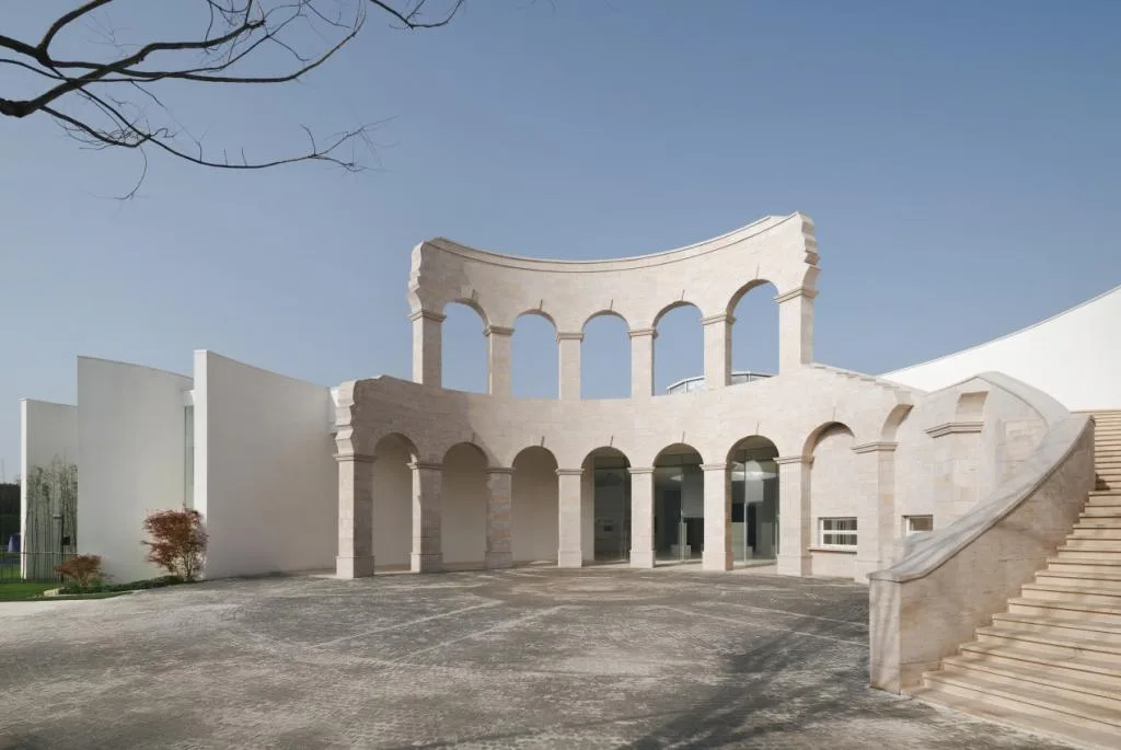 BIM Architecture | Avenue Non Form - Architecture Without Style Constraints/AOE Construction Team's Architectural Practice Path