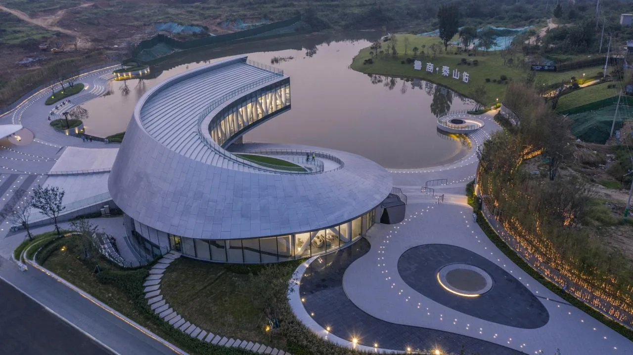 BIM Building | Window overlooking Mount Taishan Mountain: Mount Taishan Youyou Tourist Center | line+WORK