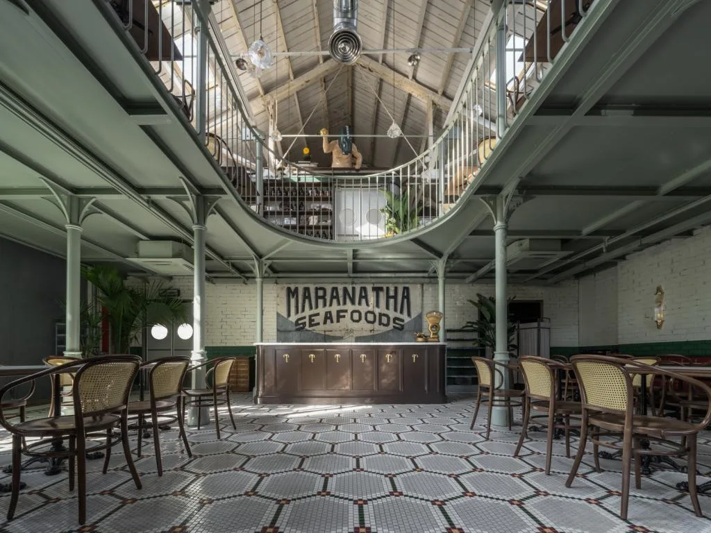 How can industrial buildings be transformed into Thai style tea restaurants using BIM architecture? /San Li Society Triostudio