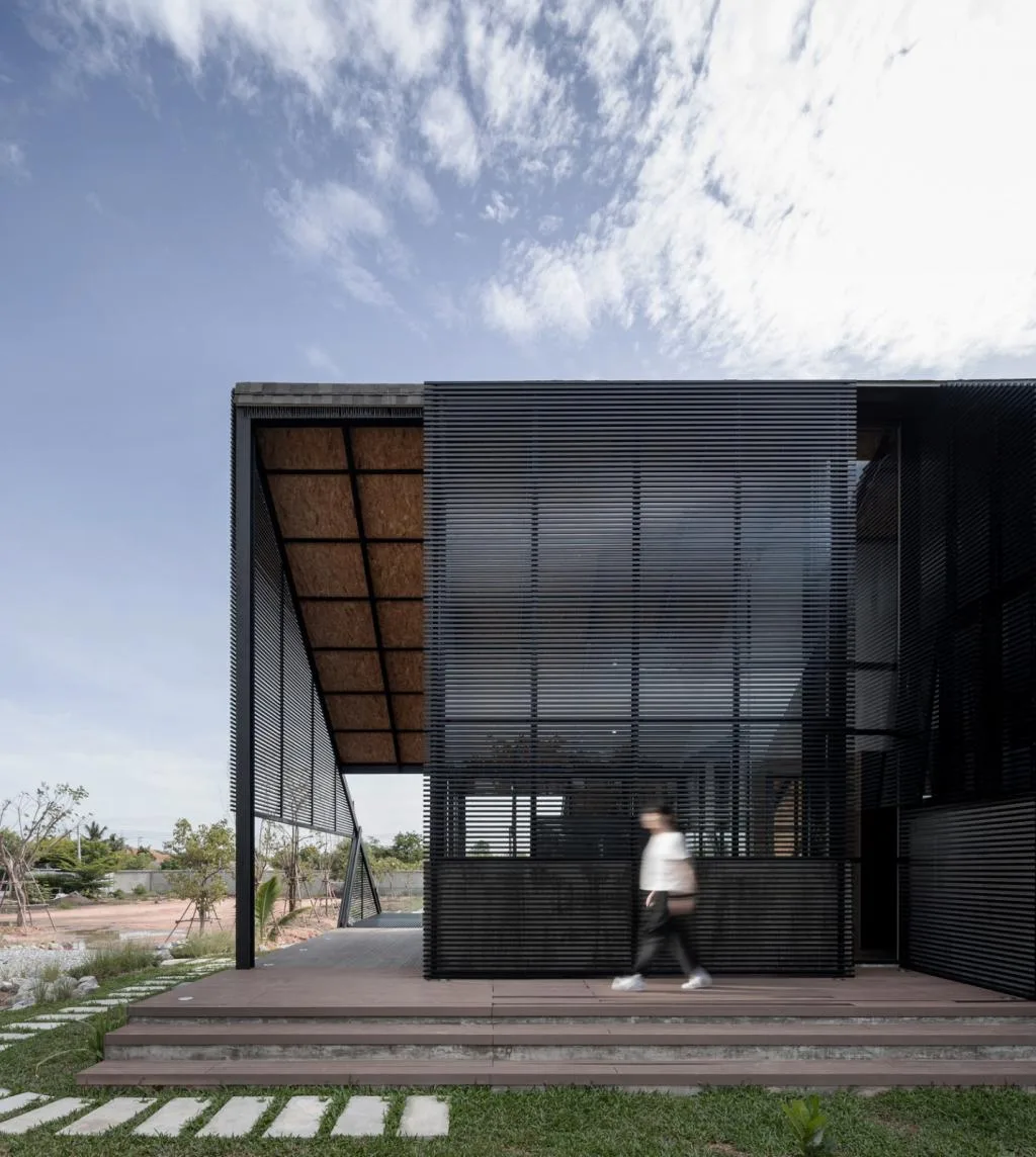 BIM Architecture | Triangle House, Backyard Private Residence/TOUCH Architect