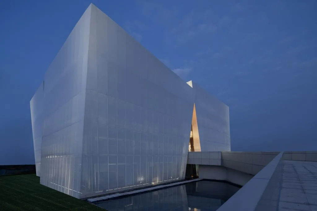 BIM Architecture | Avenue Non Form - Architecture Without Style Constraints/AOE Construction Team's Architectural Practice Path