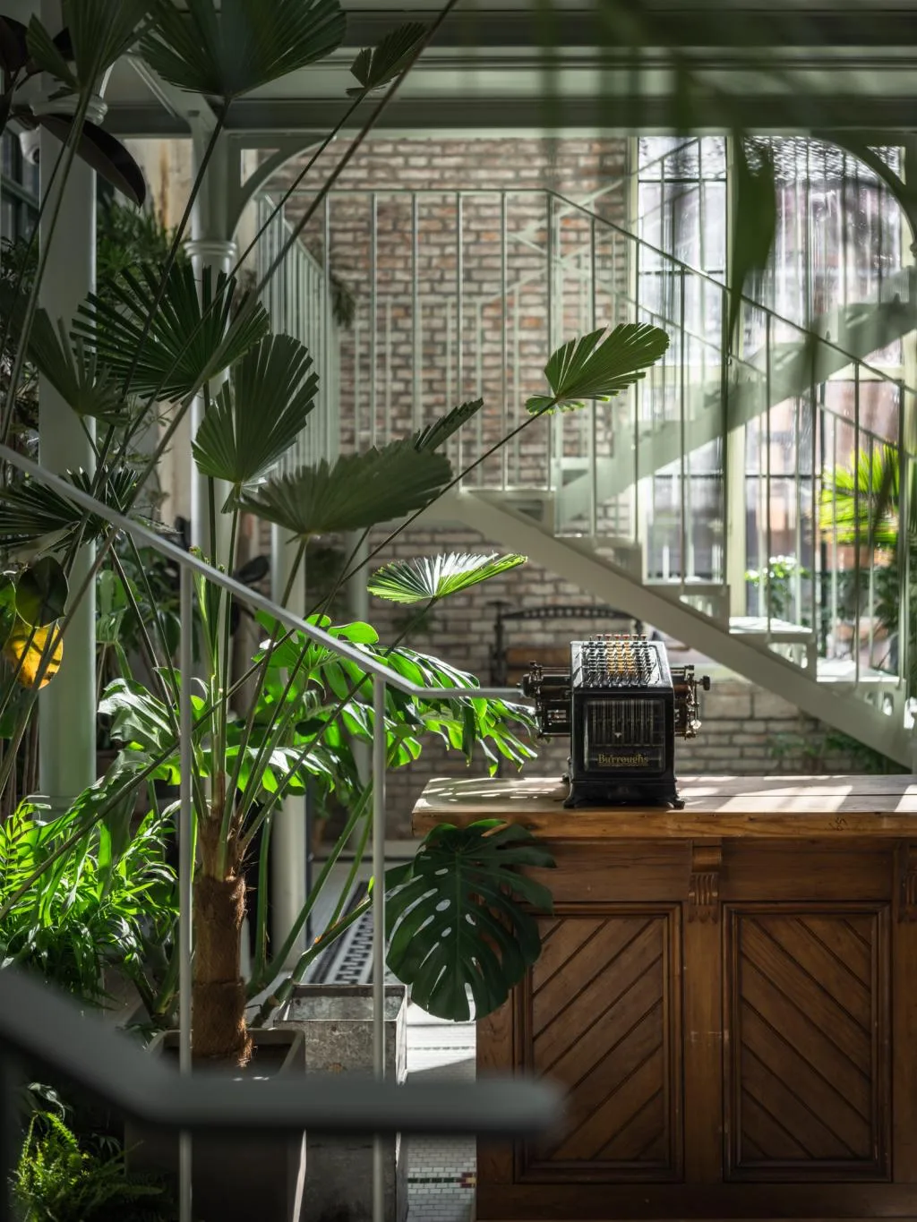 How can industrial buildings be transformed into Thai style tea restaurants using BIM architecture? /San Li Society Triostudio