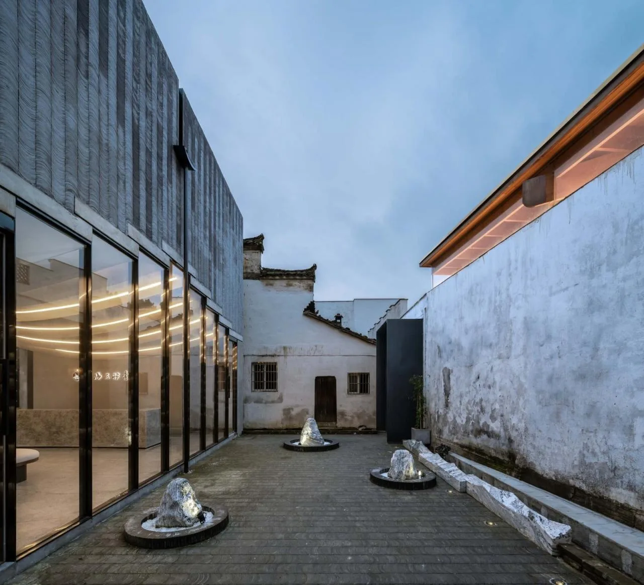 BIM Architecture | Bridge Gallery: Mount Huangshan Taoyuan Store of Shanghai Sanlian Bookstore/Lai Architectural Design Studio