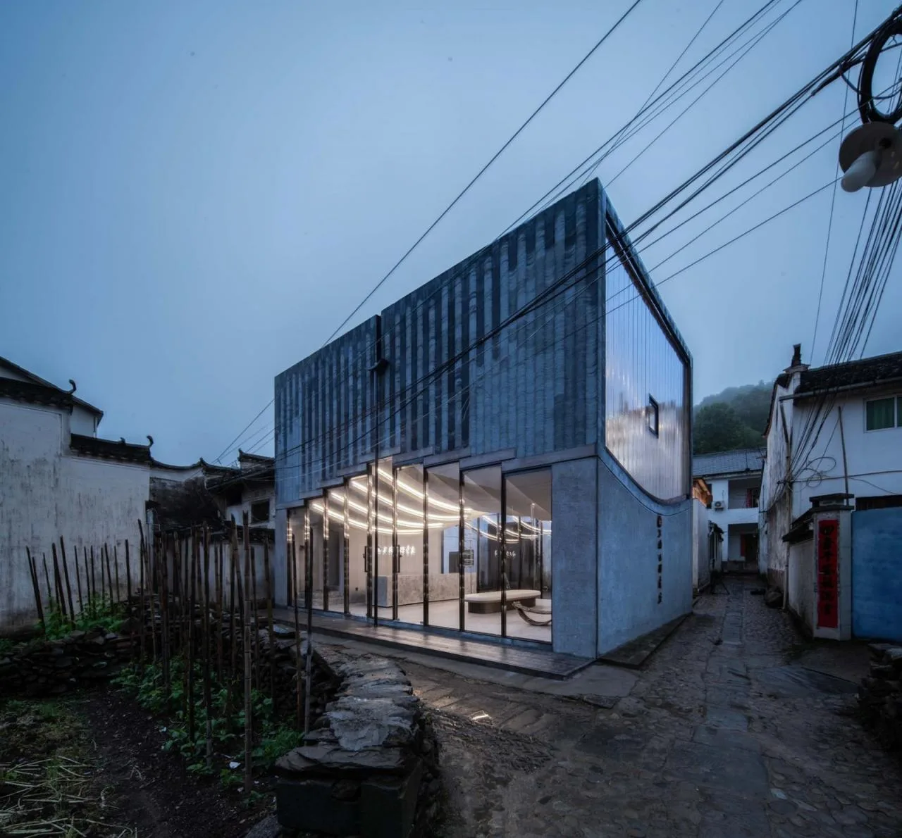 BIM Architecture | Bridge Gallery: Mount Huangshan Taoyuan Store of Shanghai Sanlian Bookstore/Lai Architectural Design Studio