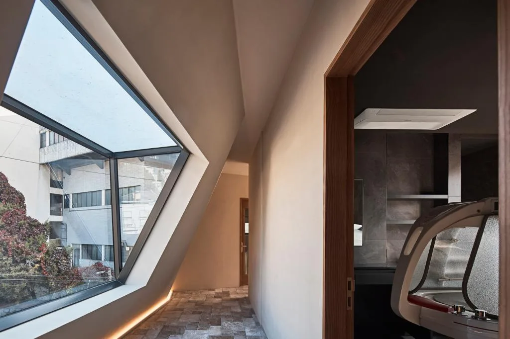 BIM Architecture | Diagonal Pyramid Concrete Building, Areuke Spa/Chiasmus Partners