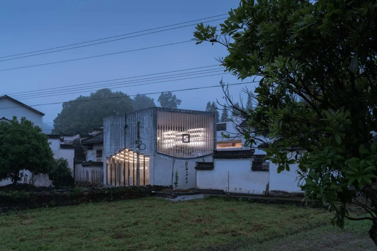 BIM Architecture | Bridge Gallery: Mount Huangshan Taoyuan Store of Shanghai Sanlian Bookstore/Lai Architectural Design Studio