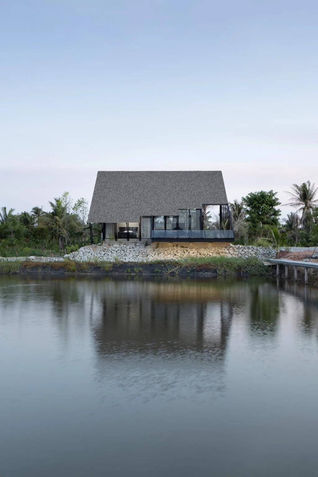 BIM Architecture | Triangle House, Backyard Private Residence/TOUCH Architect
