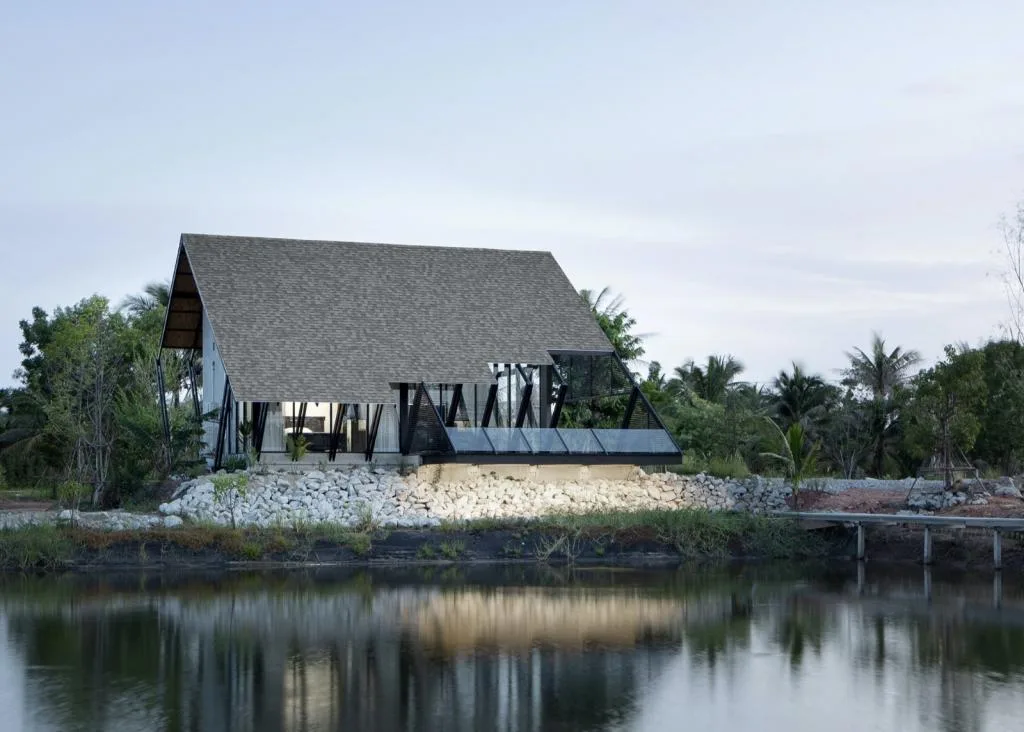 BIM Architecture | Triangle House, Backyard Private Residence/TOUCH Architect