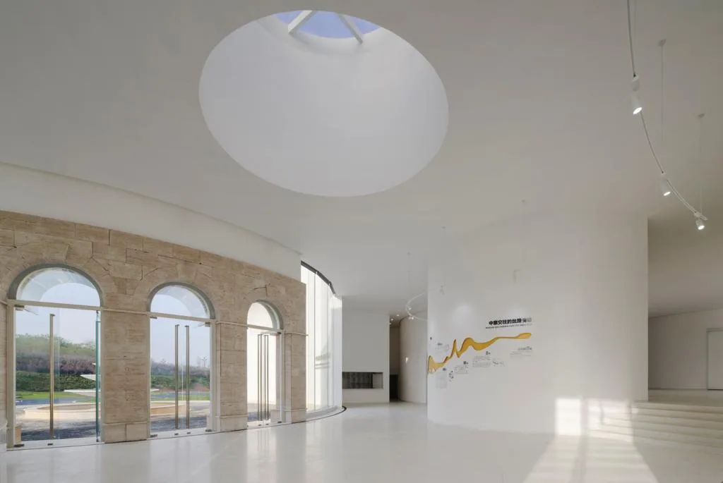 BIM Architecture | Avenue Non Form - Architecture Without Style Constraints/AOE Construction Team's Architectural Practice Path