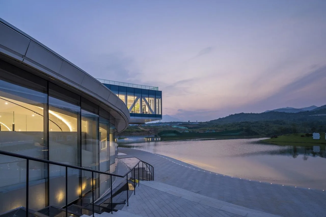 BIM Building | Window overlooking Mount Taishan Mountain: Mount Taishan Youyou Tourist Center | line+WORK