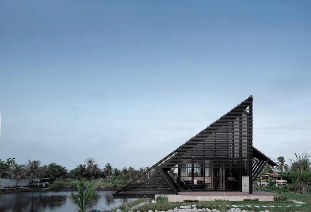 BIM Architecture | Triangle House, Backyard Private Residence/TOUCH Architect