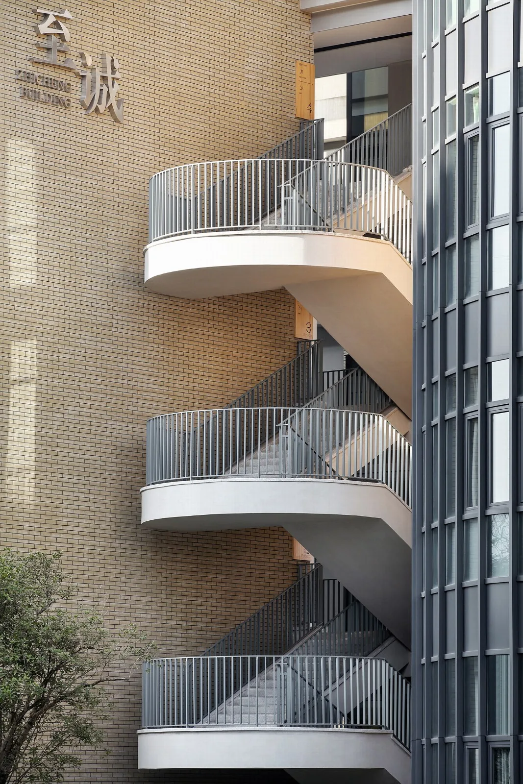 BIM Architecture | Southwest University Affiliated Middle School Liangjiang Campus: Disappearing High Density Campus/Gad