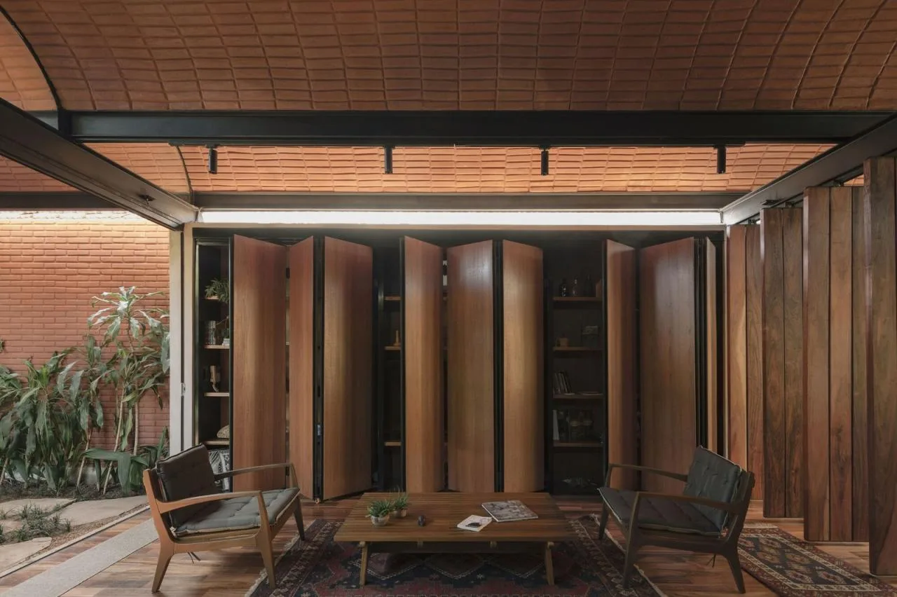 BIM Architecture | Handmade pressed brick and wood construction for self owned houses/Equipo de Arquitectura