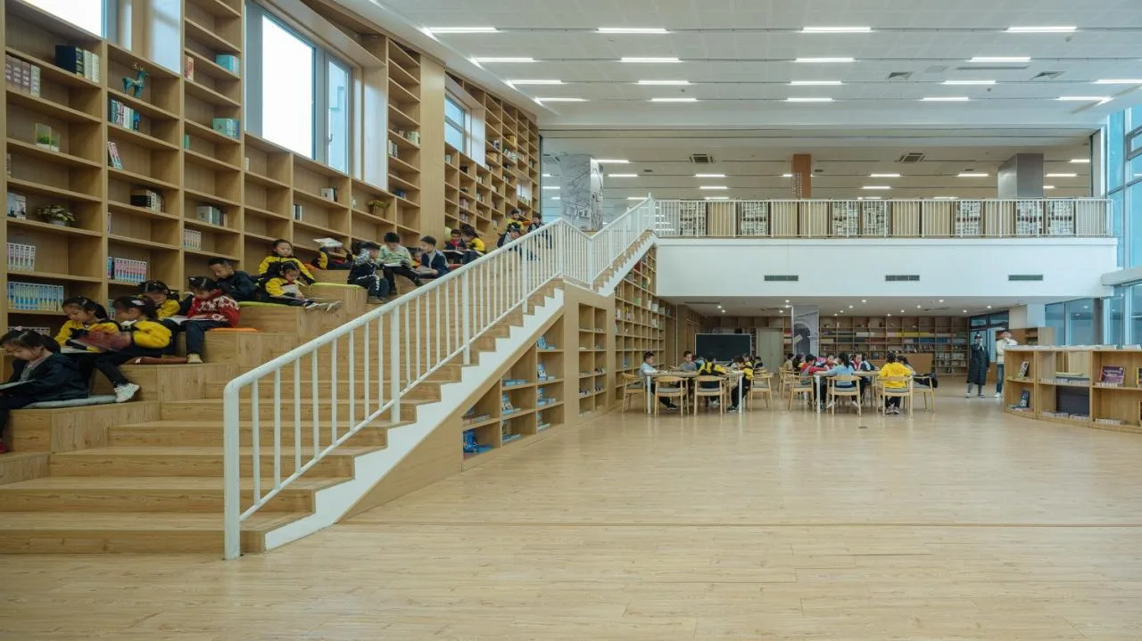 BIM Architecture | Chongqing Liangjiang People's Primary School: Brave Adventure in Nature/Gad