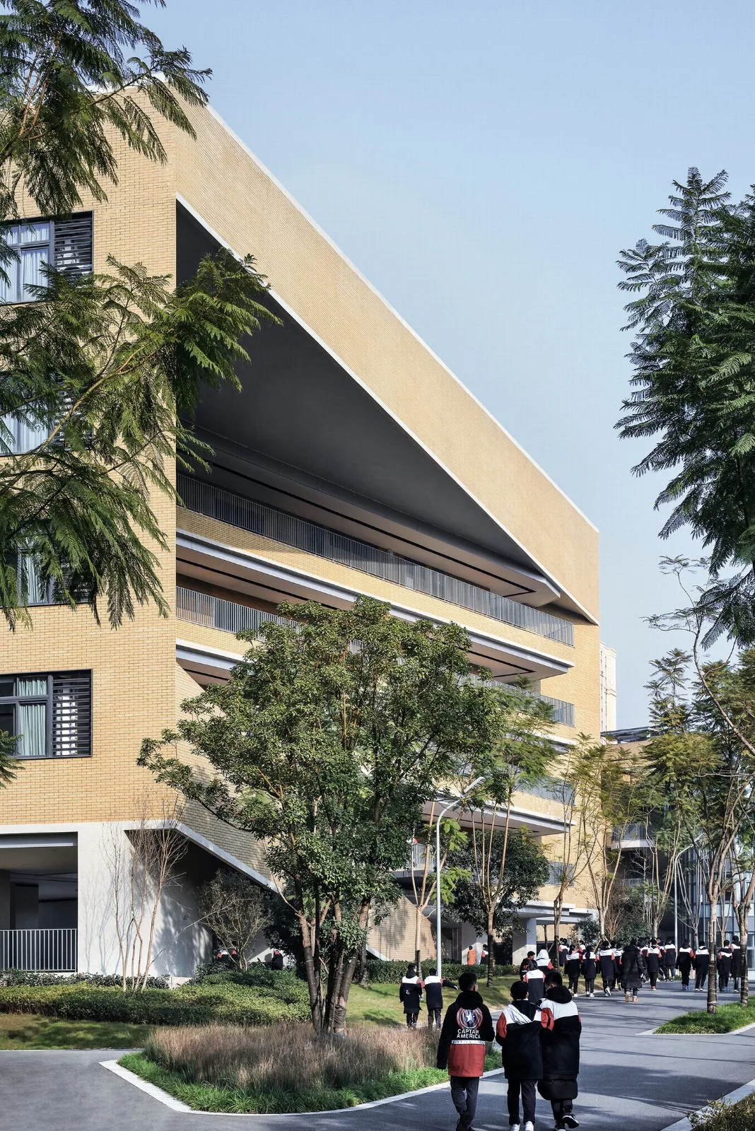 BIM Architecture | Southwest University Affiliated Middle School Liangjiang Campus: Disappearing High Density Campus/Gad