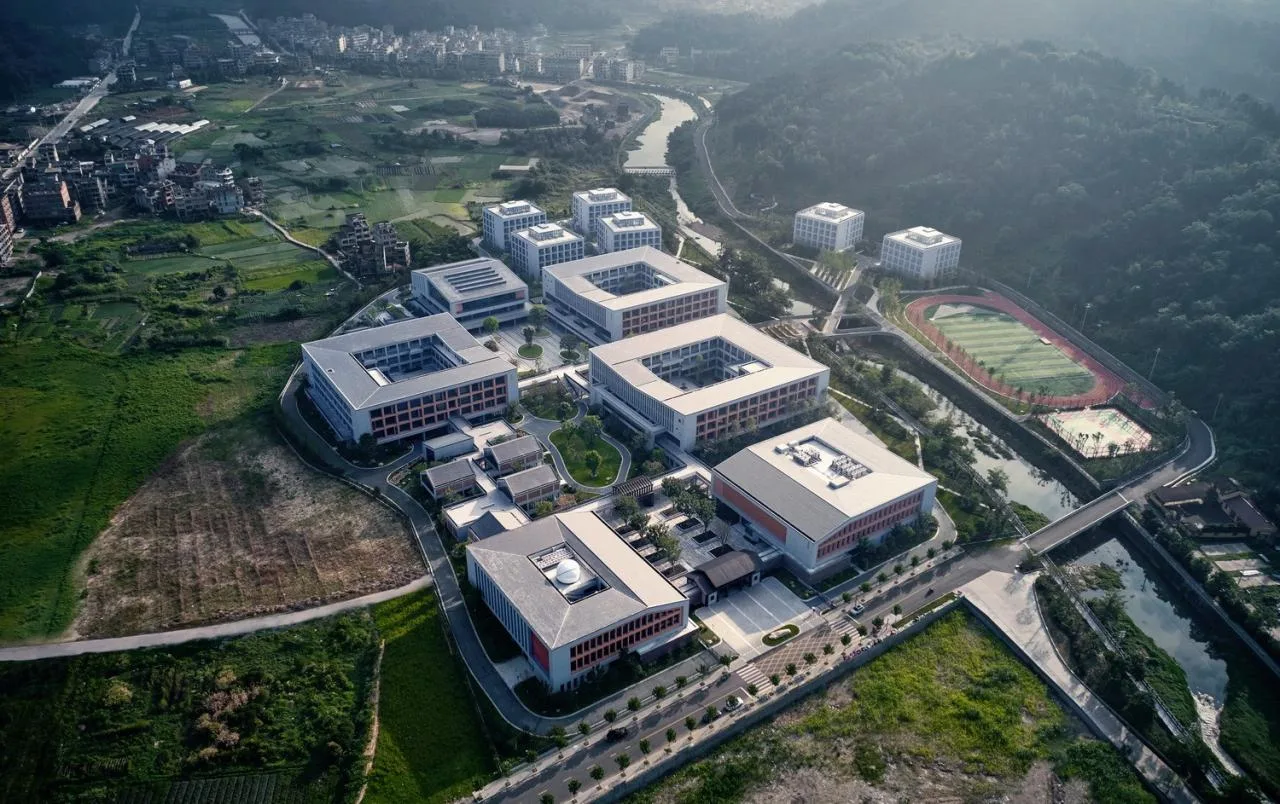 BIM Architecture | Asking Under the Tree, Building Gardens in the Mountains - Yueqing Jingshan Public School/Zhejiang University Architectural Design and Research Institute Co., Ltd
