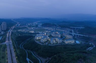 BIM Architecture at Southwest University Affiliated Middle School Liangjiang Campus: Transforming High-Density Campus Design-BIM WORLD