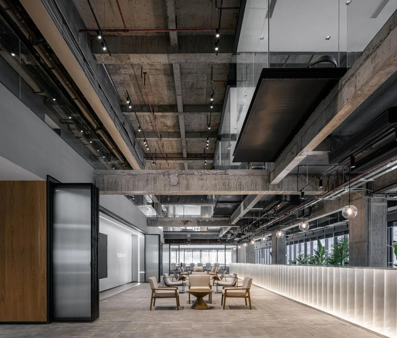 BIM Architecture | Introducing Suspended Meeting Rooms into Mobile Office Space/JSPA Design
