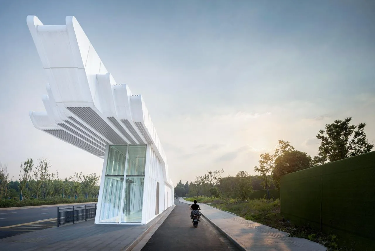 BIM Architecture | Interesting Waiting: Zhangjiagang High speed Railway New City Bus Stop Design/Zhongheng Design