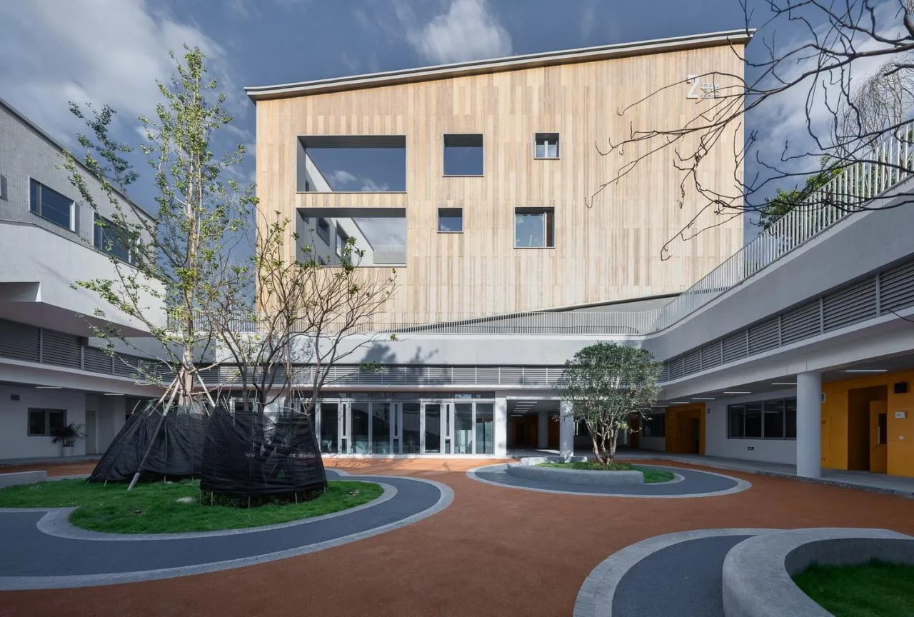 BIM Architecture | Chongqing Liangjiang People's Primary School: Brave Adventure in Nature/Gad