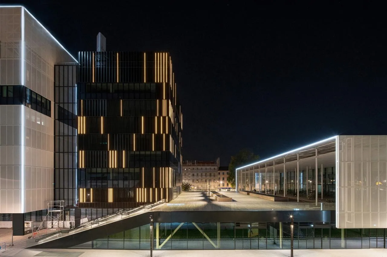 BIM Architecture | Black and White Coverage, Republic of Pau Complex/Ameller Dubois, France