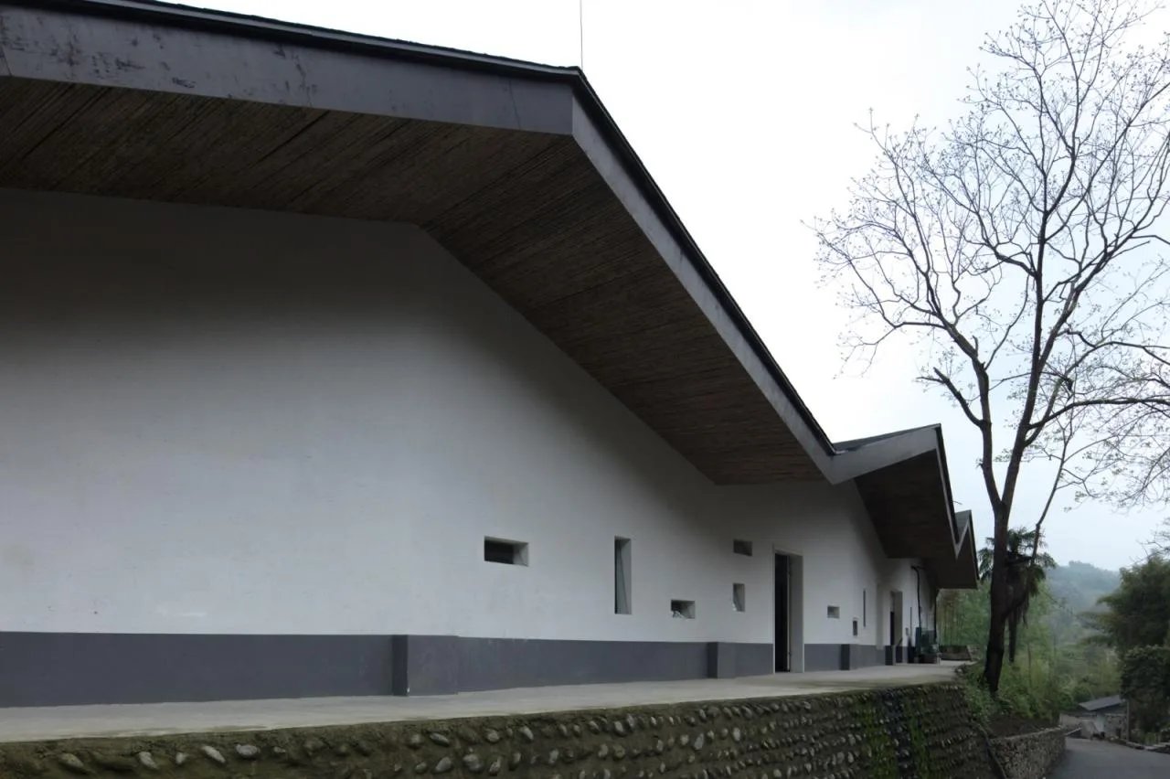 BIM Architecture | Building a Shared Factory/Time Space Building with Peaks on an Abandoned Chicken Shed on a Half Cliff