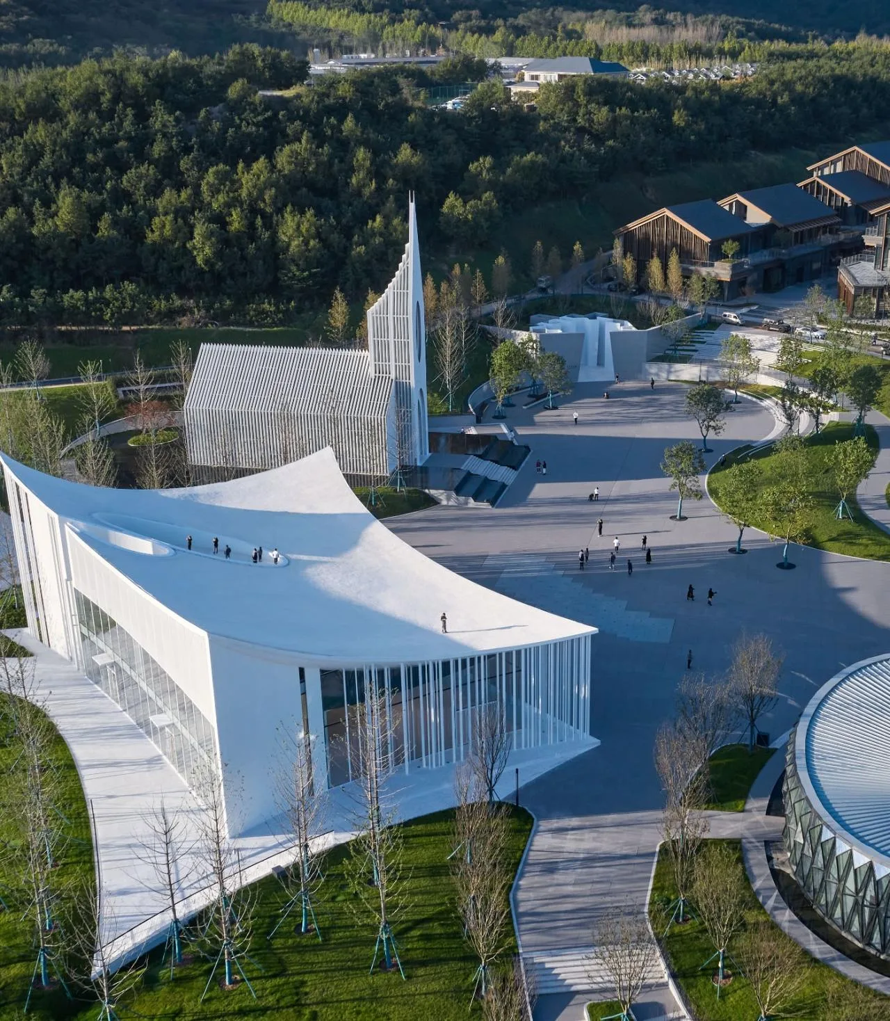 BIM Architecture | Zangma Mountain Flying Carpet: Parent Child Activity Center/Qicheng Design