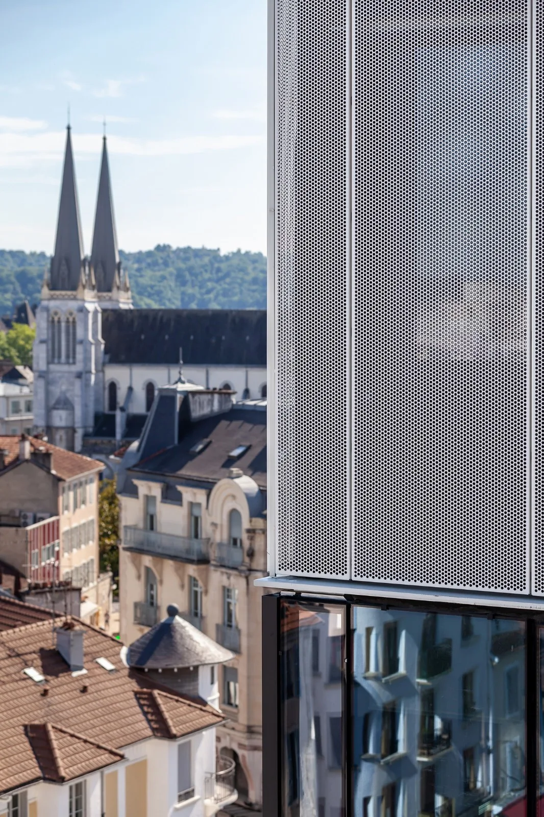 BIM Architecture | Black and White Coverage, Republic of Pau Complex/Ameller Dubois, France