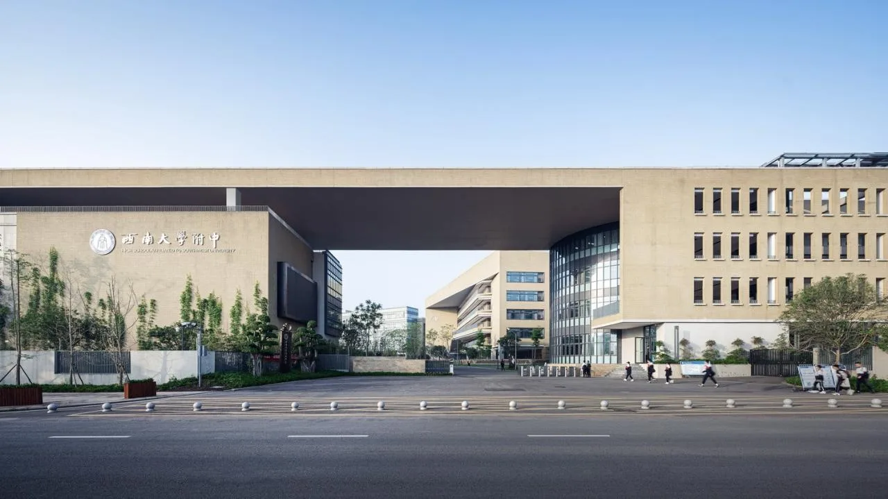 BIM Architecture | Southwest University Affiliated Middle School Liangjiang Campus: Disappearing High Density Campus/Gad