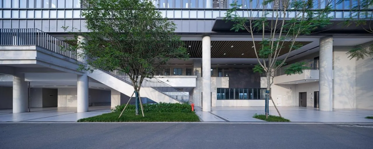 BIM Architecture | Southwest University Affiliated Middle School Liangjiang Campus: Disappearing High Density Campus/Gad